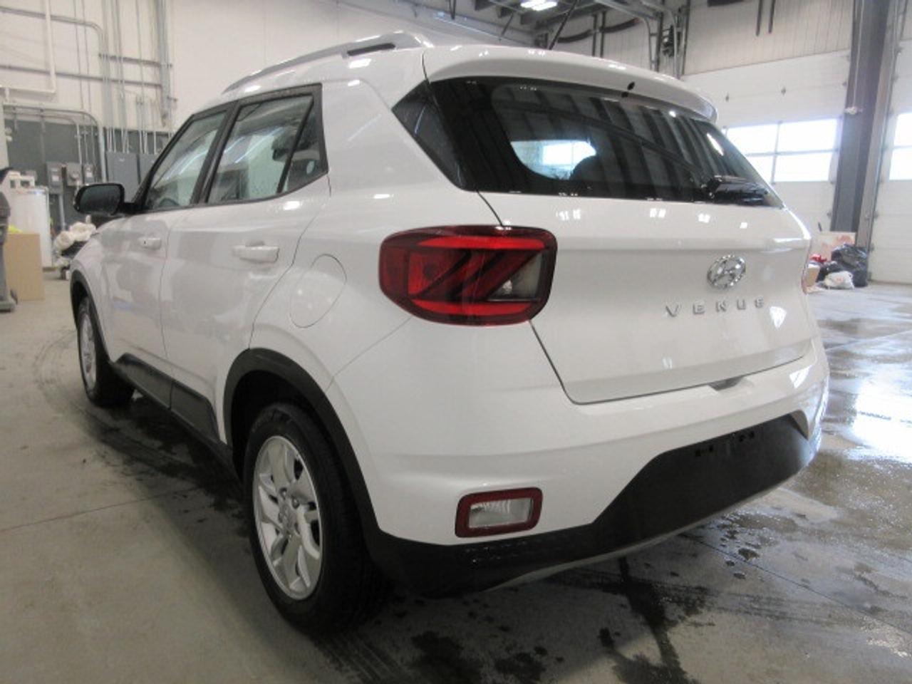 2024 Hyundai Venue PREFERRED, ALLOYS, HTD. SEATS, APPLE/ANDROID, 62K! Photo4
