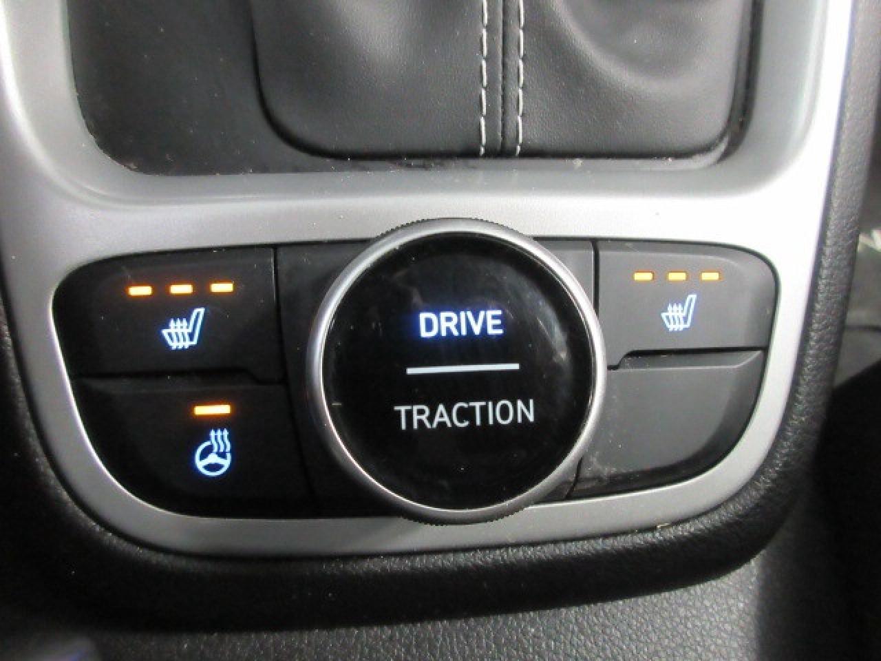 2024 Hyundai Venue PREFERRED, ALLOYS, HTD. SEATS, APPLE/ANDROID, 58K! Photo