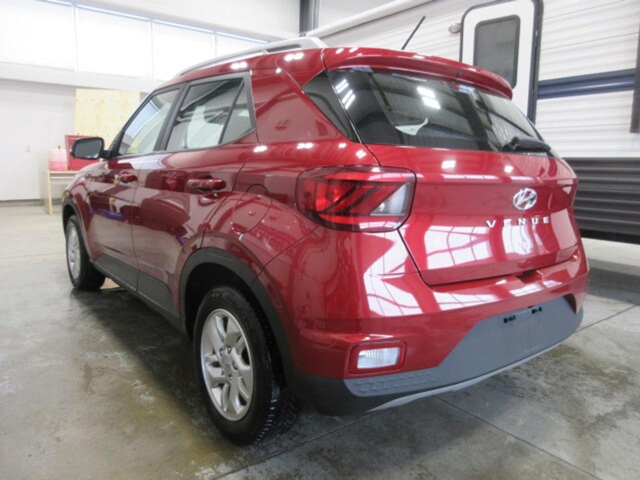 2024 Hyundai Venue PREFERRED, ALLOYS, HTD. SEATS, APPLE/ANDROID, 72K! Photo4