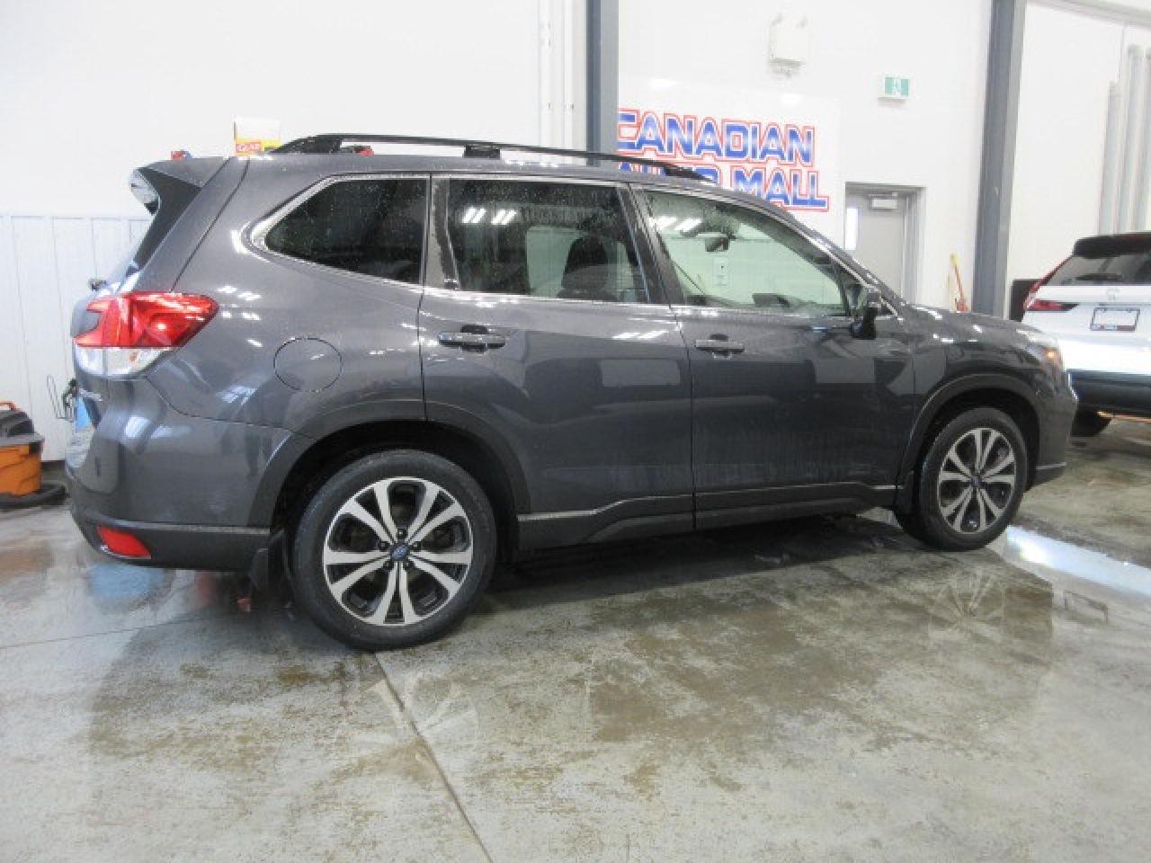 2021 Subaru Forester 2.5i LIMITED W/NAV, EYESIGHT, ROOF, LEATHER, 73K! Photo