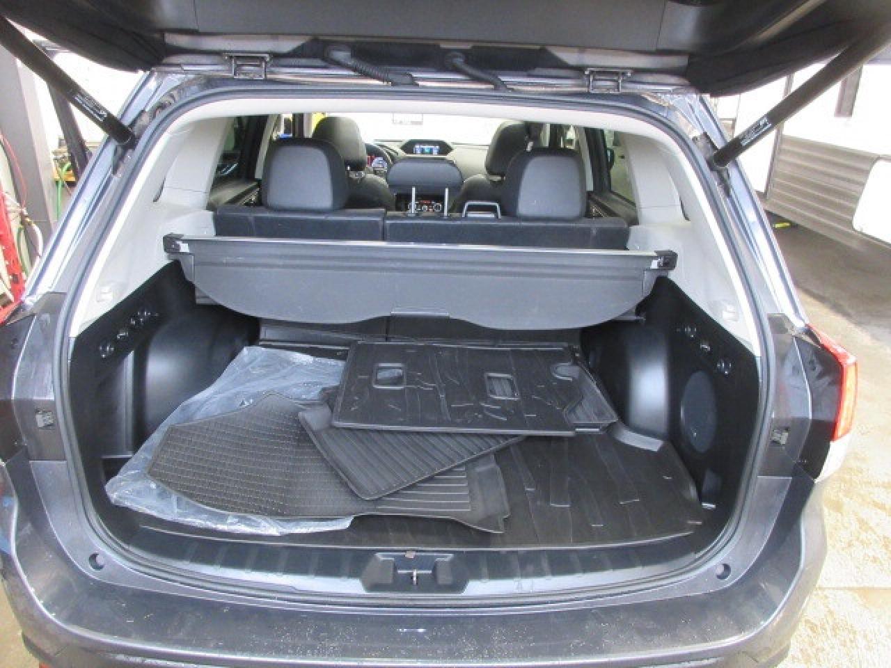 2021 Subaru Forester 2.5i LIMITED W/NAV, EYESIGHT, ROOF, LEATHER, 73K! Photo