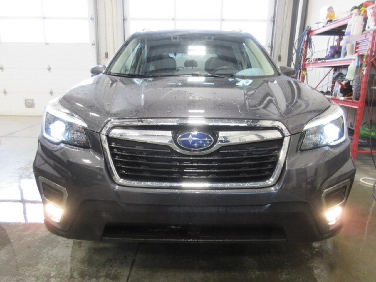 2021 Subaru Forester 2.5i LIMITED W/NAV, EYESIGHT, ROOF, LEATHER, 73K! Photo2
