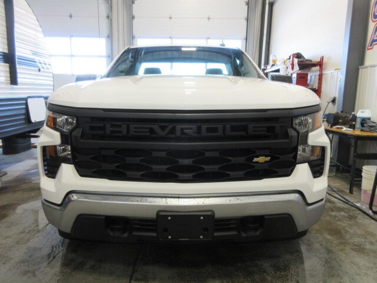 2024 Chevrolet Silverado 1500 2WD 5.3L LONGBOX REG CAB, A/C, APPLE/ANDROID, 10K! Photo