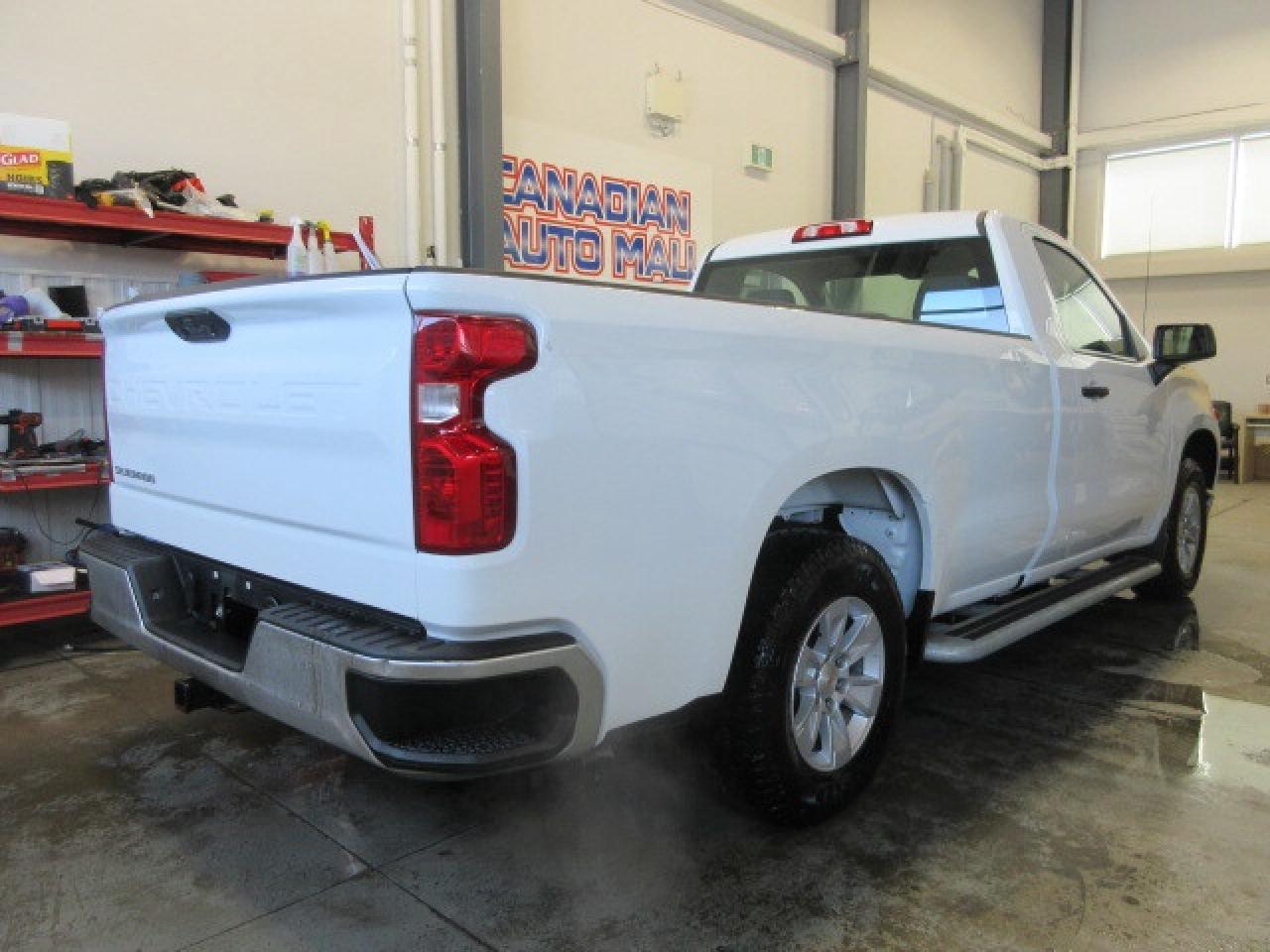 2024 Chevrolet Silverado 1500 2WD 5.3L LONGBOX REG CAB, A/C, APPLE/ANDROID, 10K! Photo