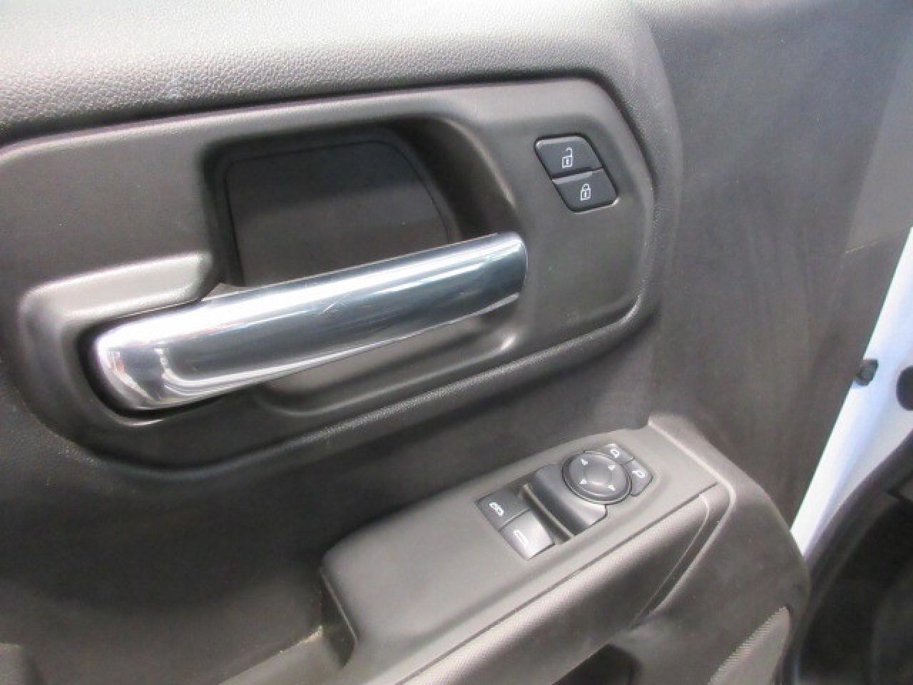 2024 Chevrolet Silverado 1500 2WD 5.3L LONGBOX REG CAB, A/C, APPLE/ANDROID, 10K! Photo