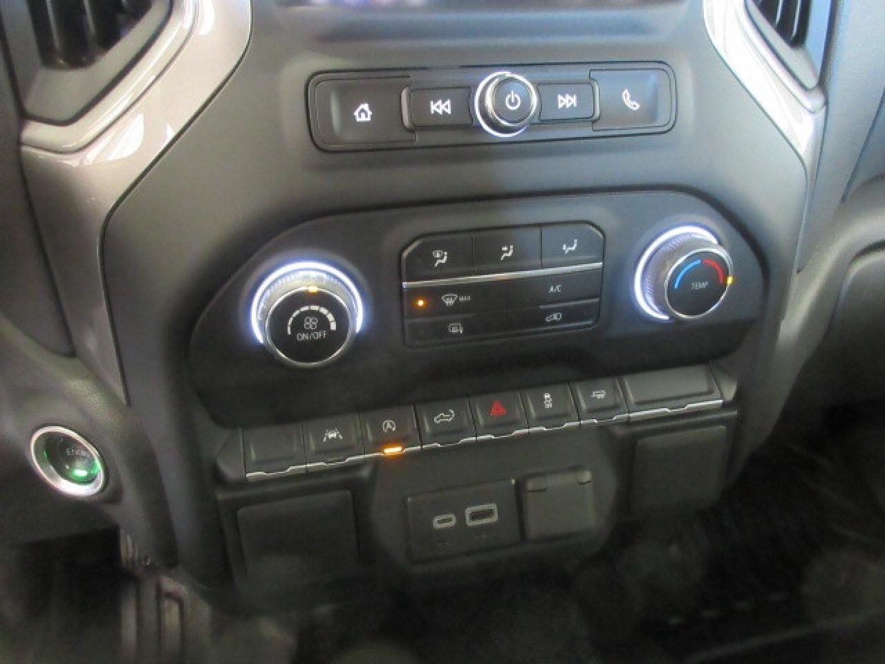 2024 Chevrolet Silverado 1500 2WD 5.3L LONGBOX REG CAB, A/C, APPLE/ANDROID, 10K! Photo