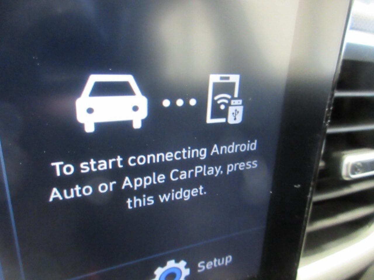 2024 Hyundai Venue PREFERRED, ALLOYS, HTD. SEATS, APPLE/ANDROID, 66K! Photo