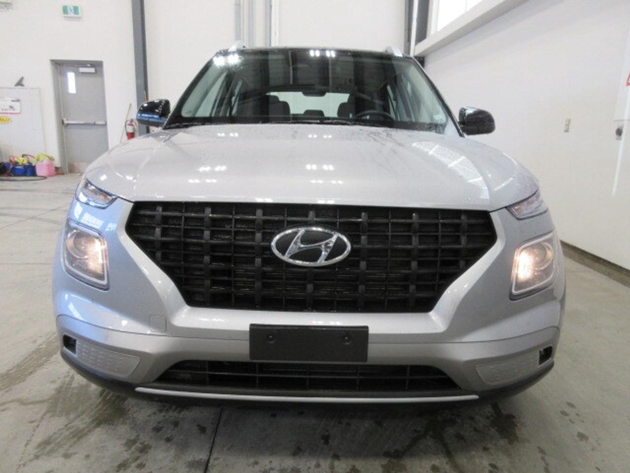 2024 Hyundai Venue PREFERRED, ALLOYS, HTD. SEATS, APPLE/ANDROID, 66K! Photo
