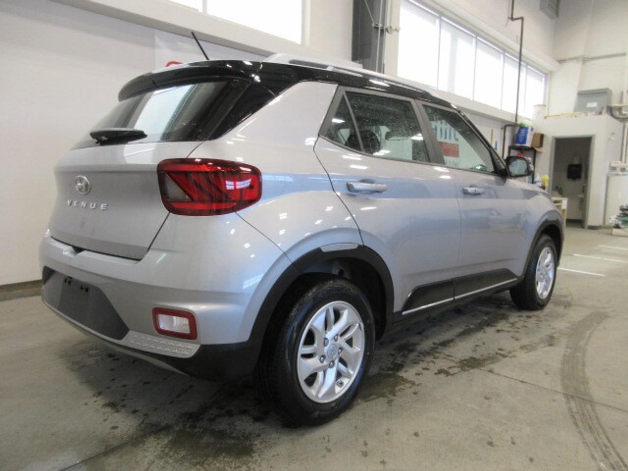 2024 Hyundai Venue PREFERRED, ALLOYS, HTD. SEATS, APPLE/ANDROID, 66K! Photo