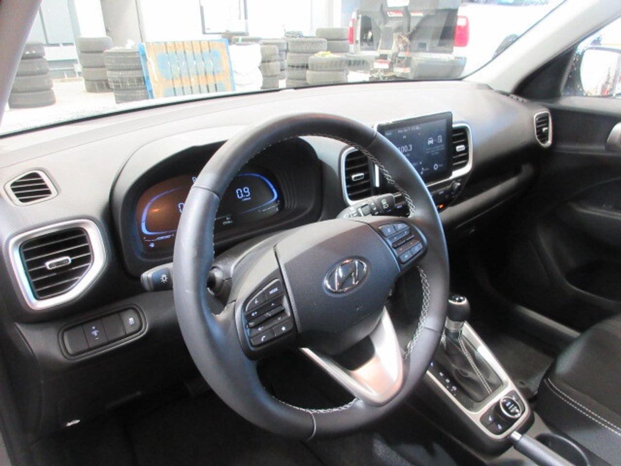 2024 Hyundai Venue PREFERRED, ALLOYS, HTD. SEATS, APPLE/ANDROID, 66K! Photo