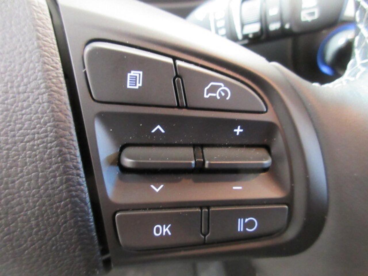 2024 Hyundai Venue PREFERRED, ALLOYS, HTD. SEATS, APPLE/ANDROID, 66K! Photo