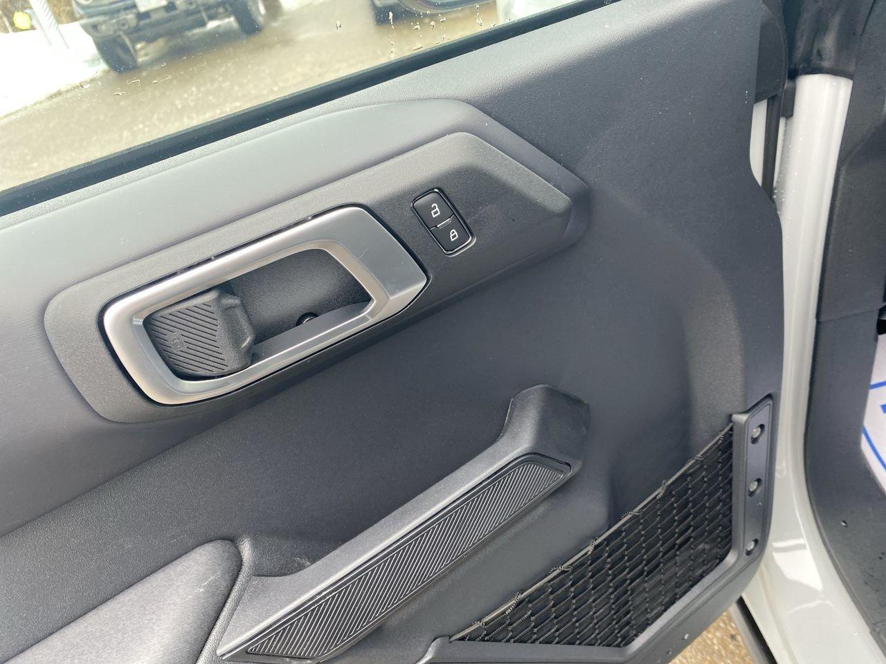 2026 Ford Bronco 4 Door Badlands Photo