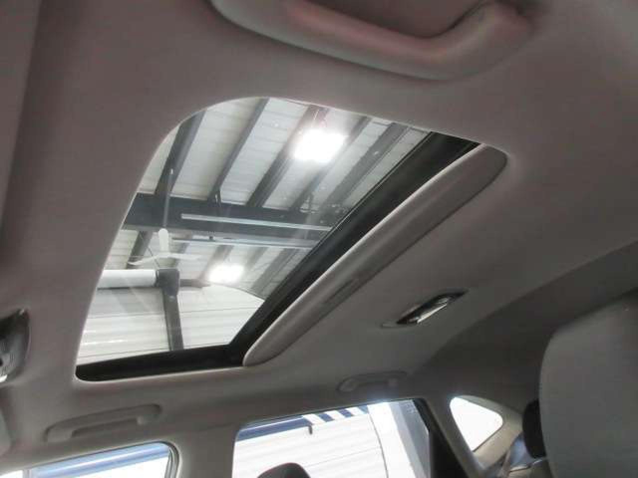 2024 Kia Seltos EX AWD, ROOF, HEATED LEATHER, APPLE/ANDROID, 70K! Photo