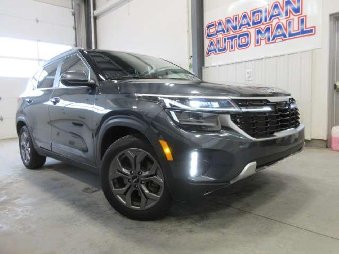 2024 Kia Seltos EX AWD, ROOF, HEATED LEATHER, APPLE/ANDROID, 70K! Photo0