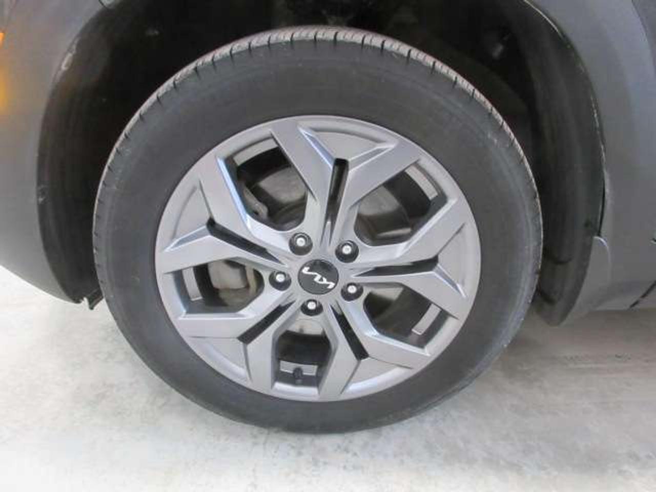 2024 Kia Seltos EX AWD, ROOF, HEATED LEATHER, APPLE/ANDROID, 70K! Photo