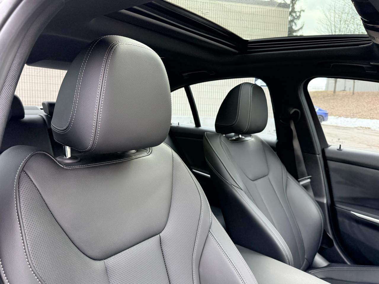 2023 BMW 330 i xDrive 4dr All-Wheel Drive Sedan Photo