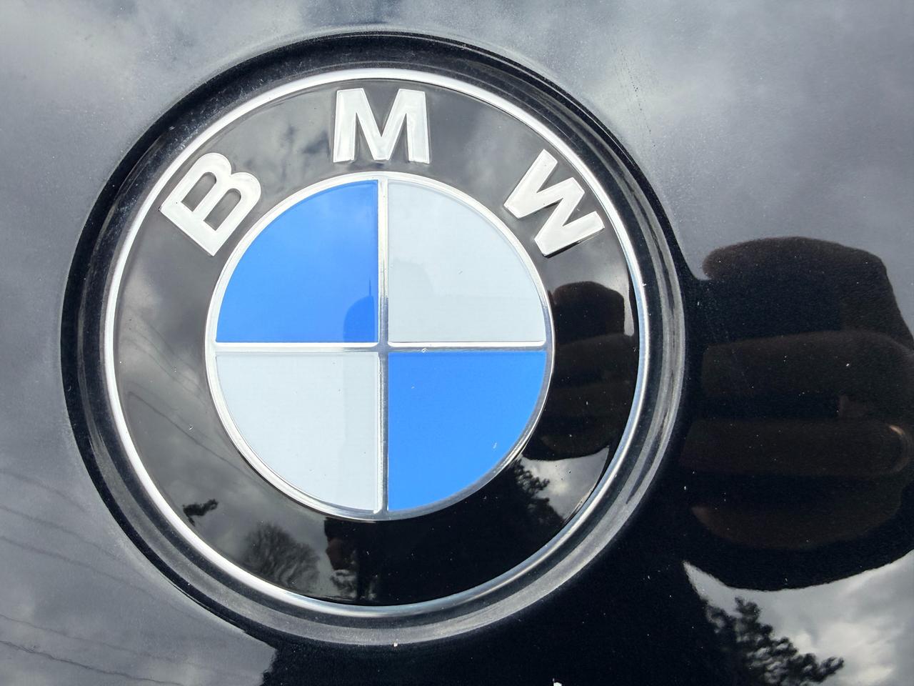 2023 BMW 330 i xDrive 4dr All-Wheel Drive Sedan Photo