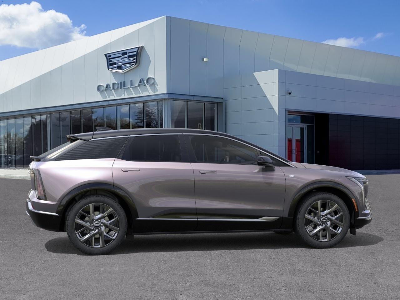 2026 Cadillac OPTIQ Luxury 4dr Photo4
