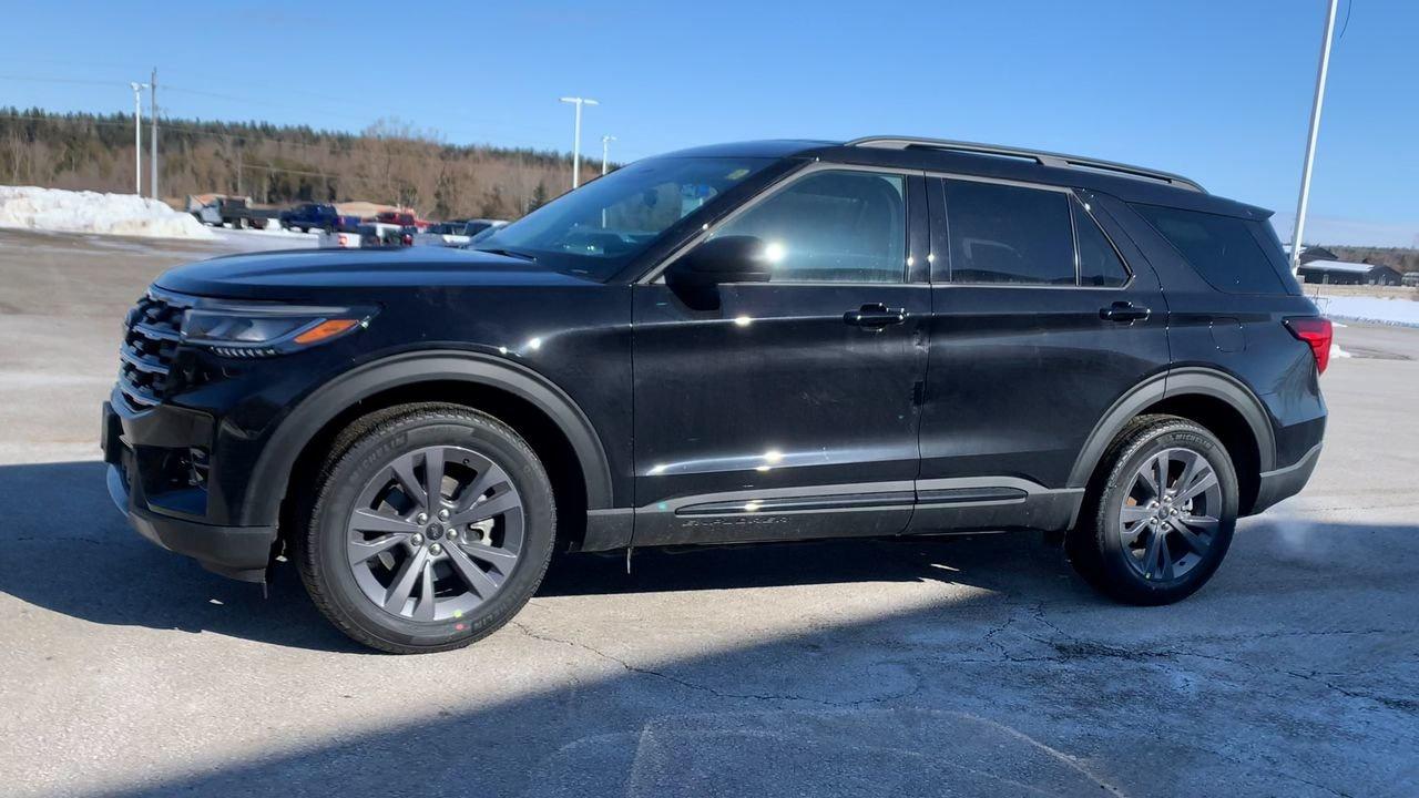 2026 Ford Explorer Active Photo