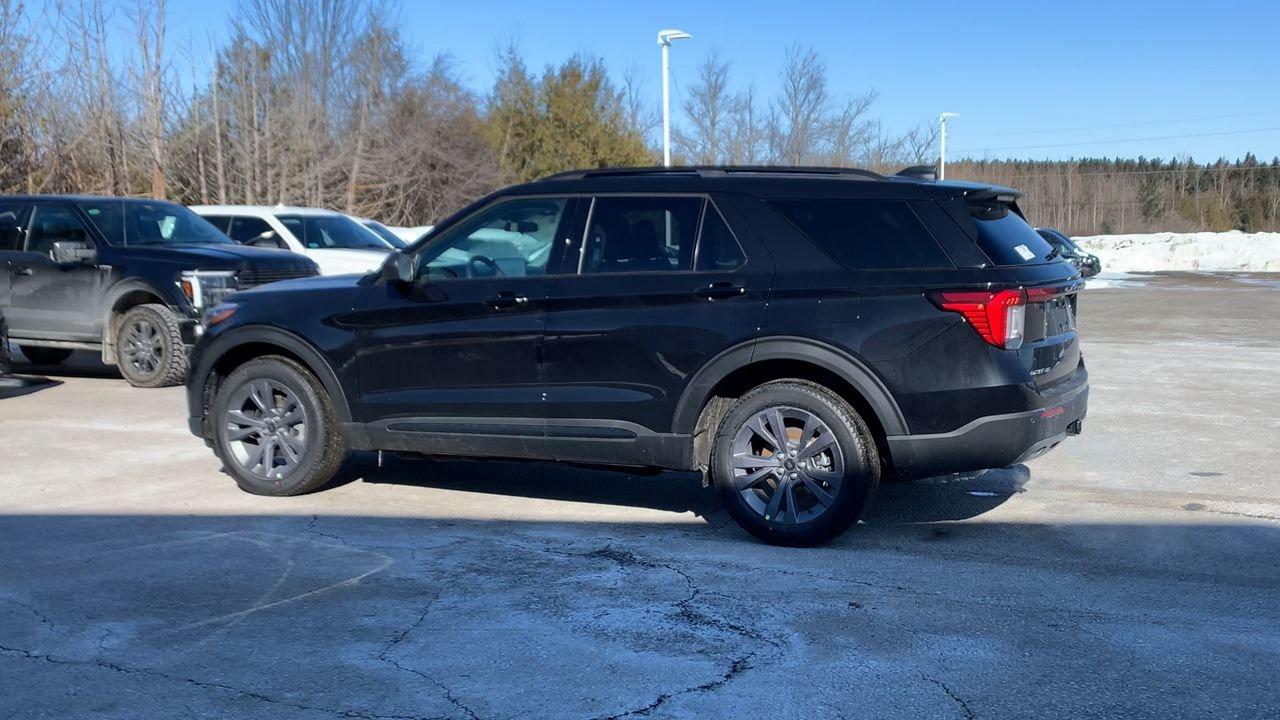 2026 Ford Explorer Active Photo