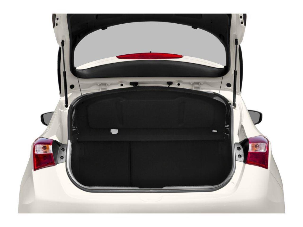 2016 Hyundai Elantra GT GLS (M6) 4dr Hatchback Photo