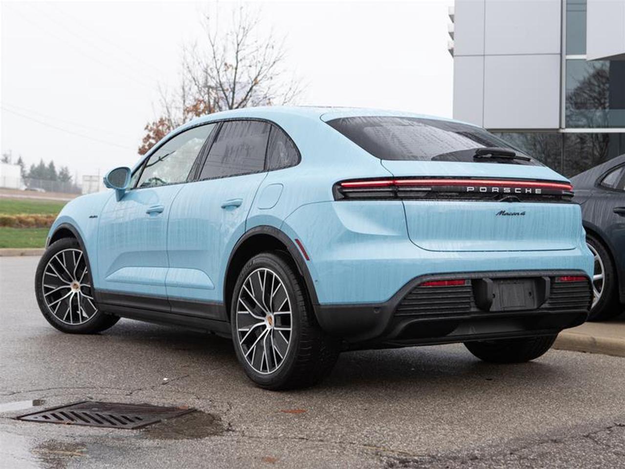 2024 Porsche Macan Electric 4 AWD Photo