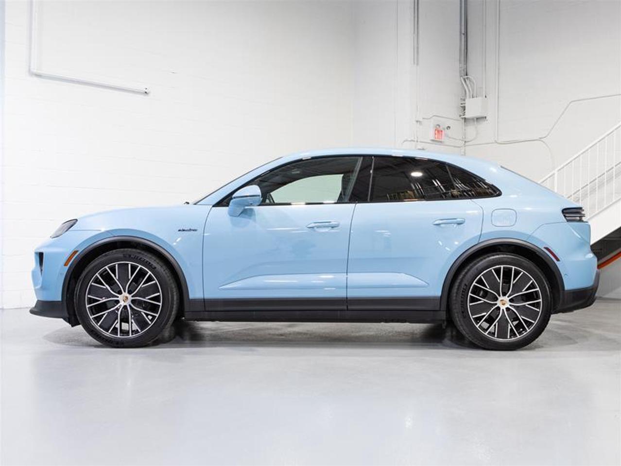 2024 Porsche Macan Electric 4 AWD Photo