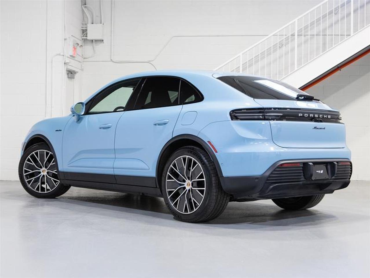 2024 Porsche Macan Electric 4 AWD Photo