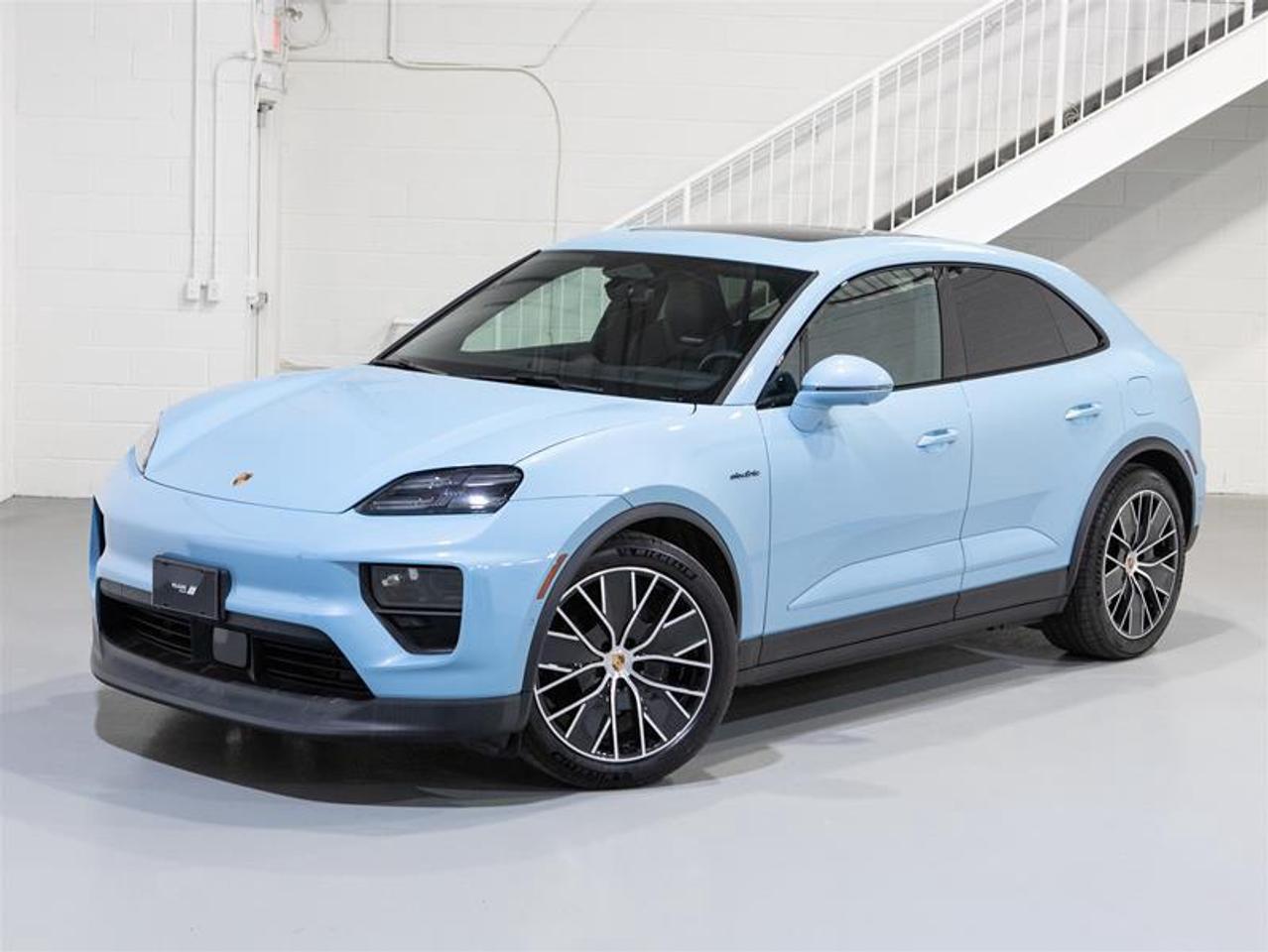 2024 Porsche Macan Electric 4 AWD Photo