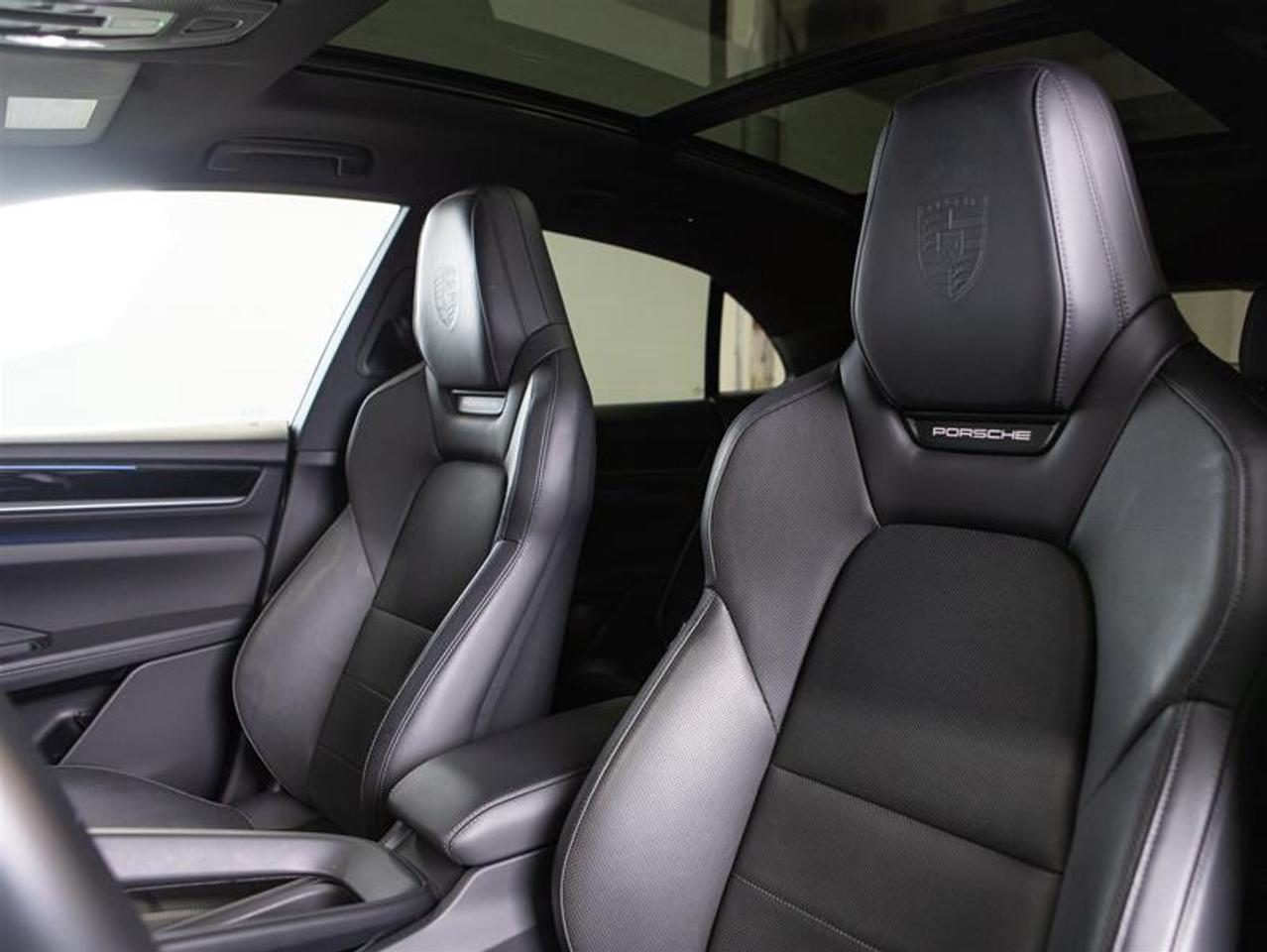 2024 Porsche Macan Electric 4 AWD Photo