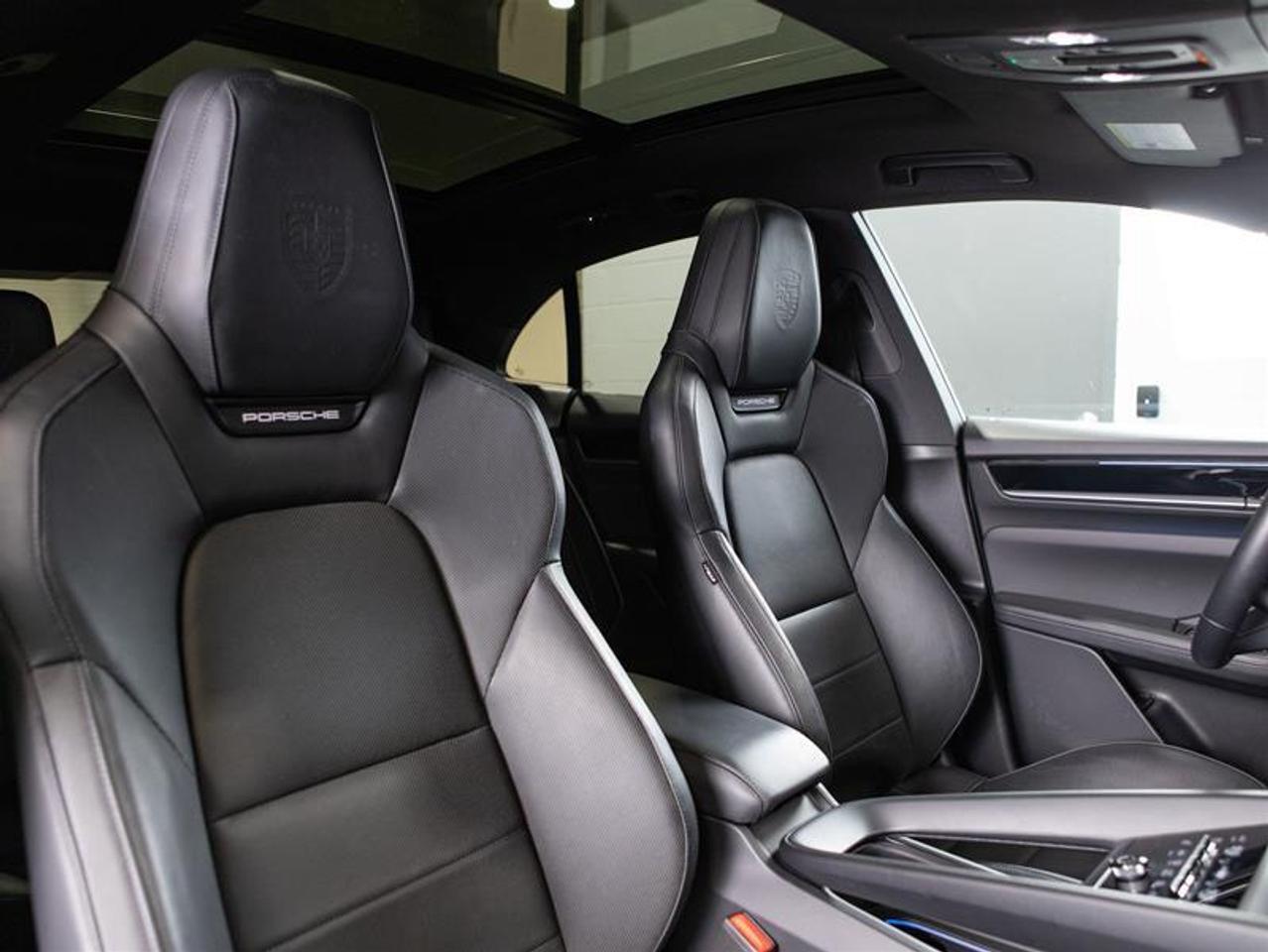2024 Porsche Macan Electric 4 AWD Photo