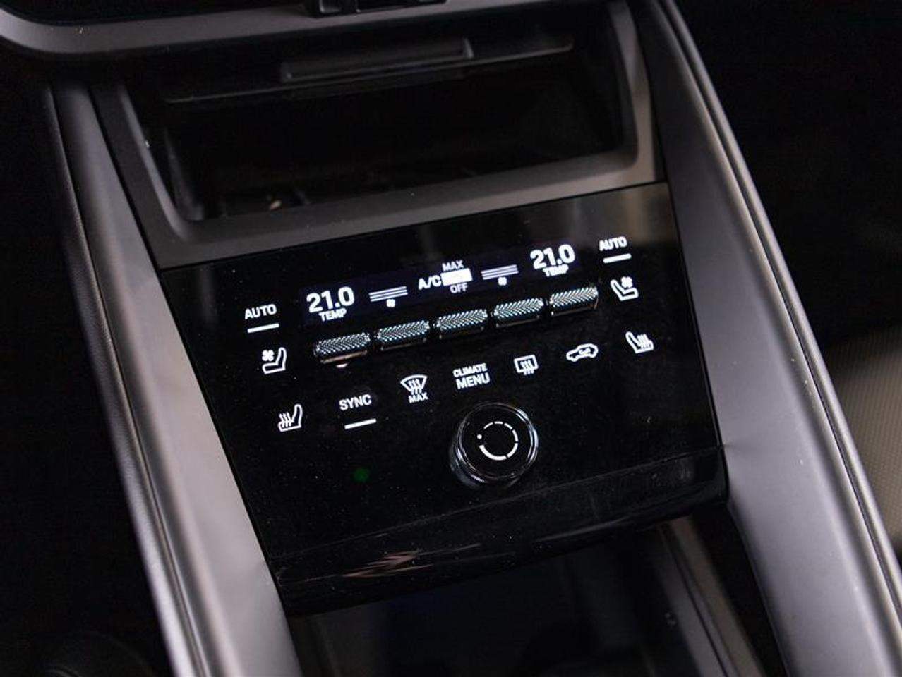 2024 Porsche Macan Electric 4 AWD Photo