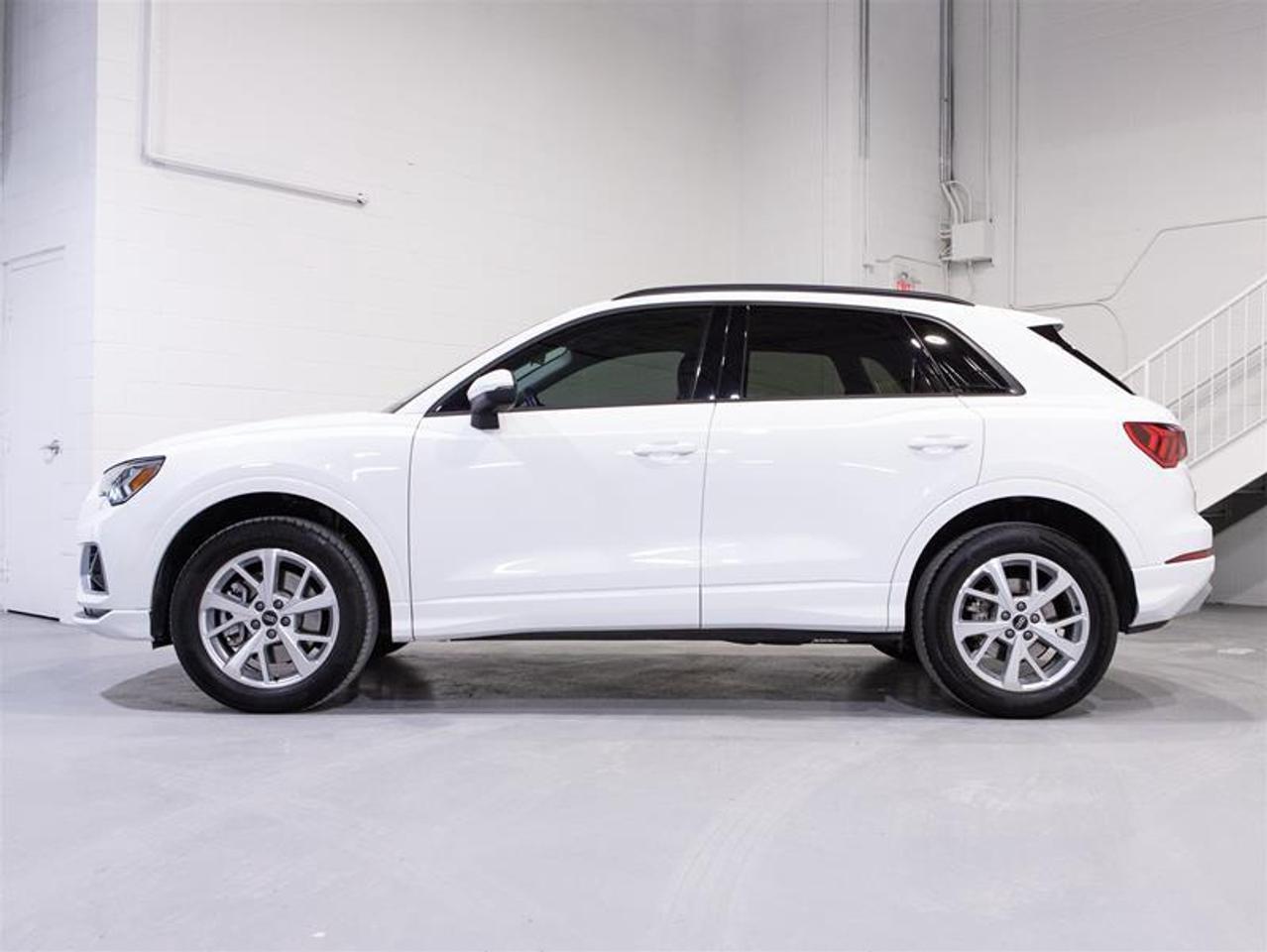 2022 Audi Q3 45 2.0T Komfort quattro 8sp Tiptronic Photo4