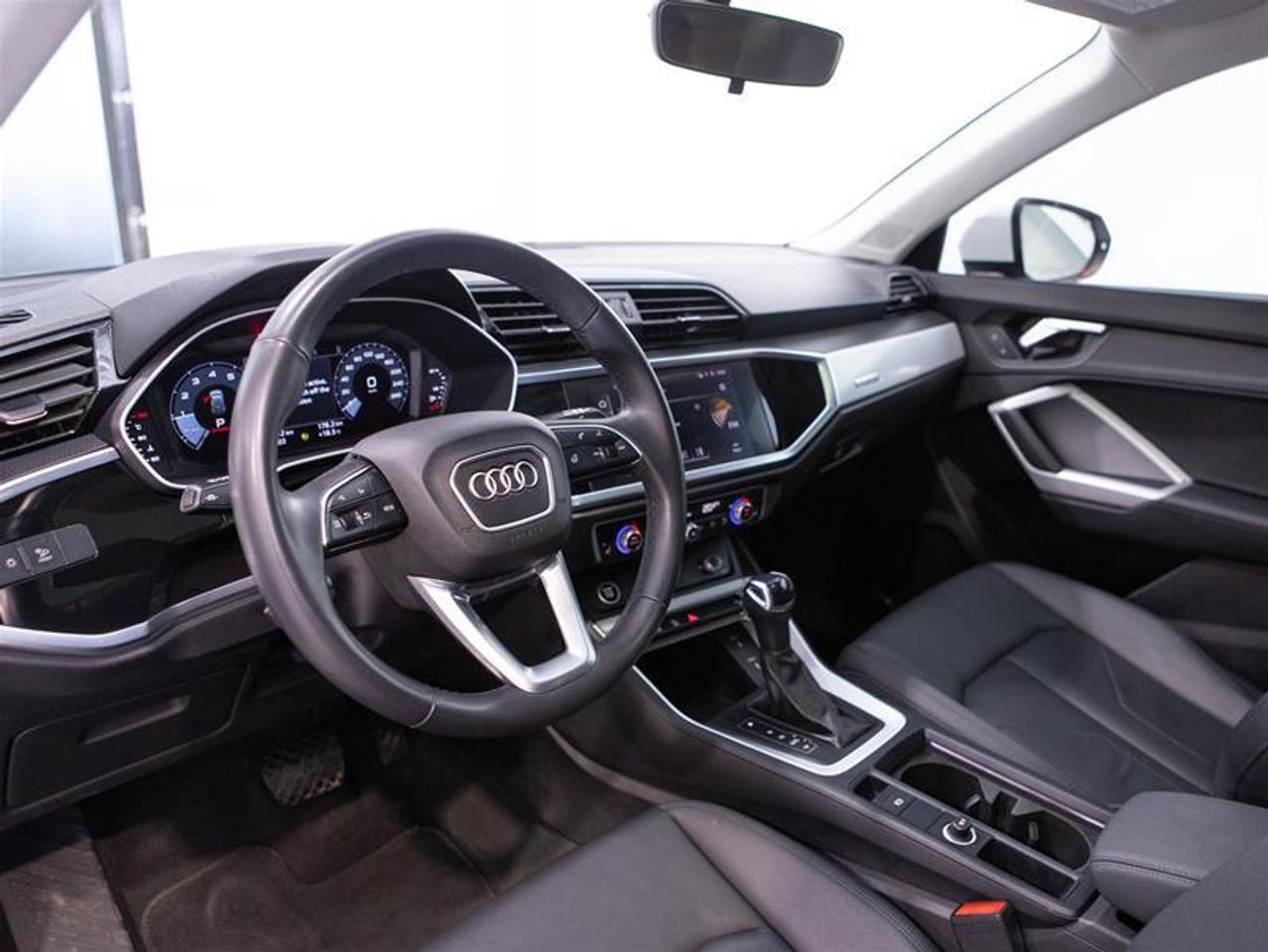 2022 Audi Q3 45 2.0T Komfort quattro 8sp Tiptronic Photo