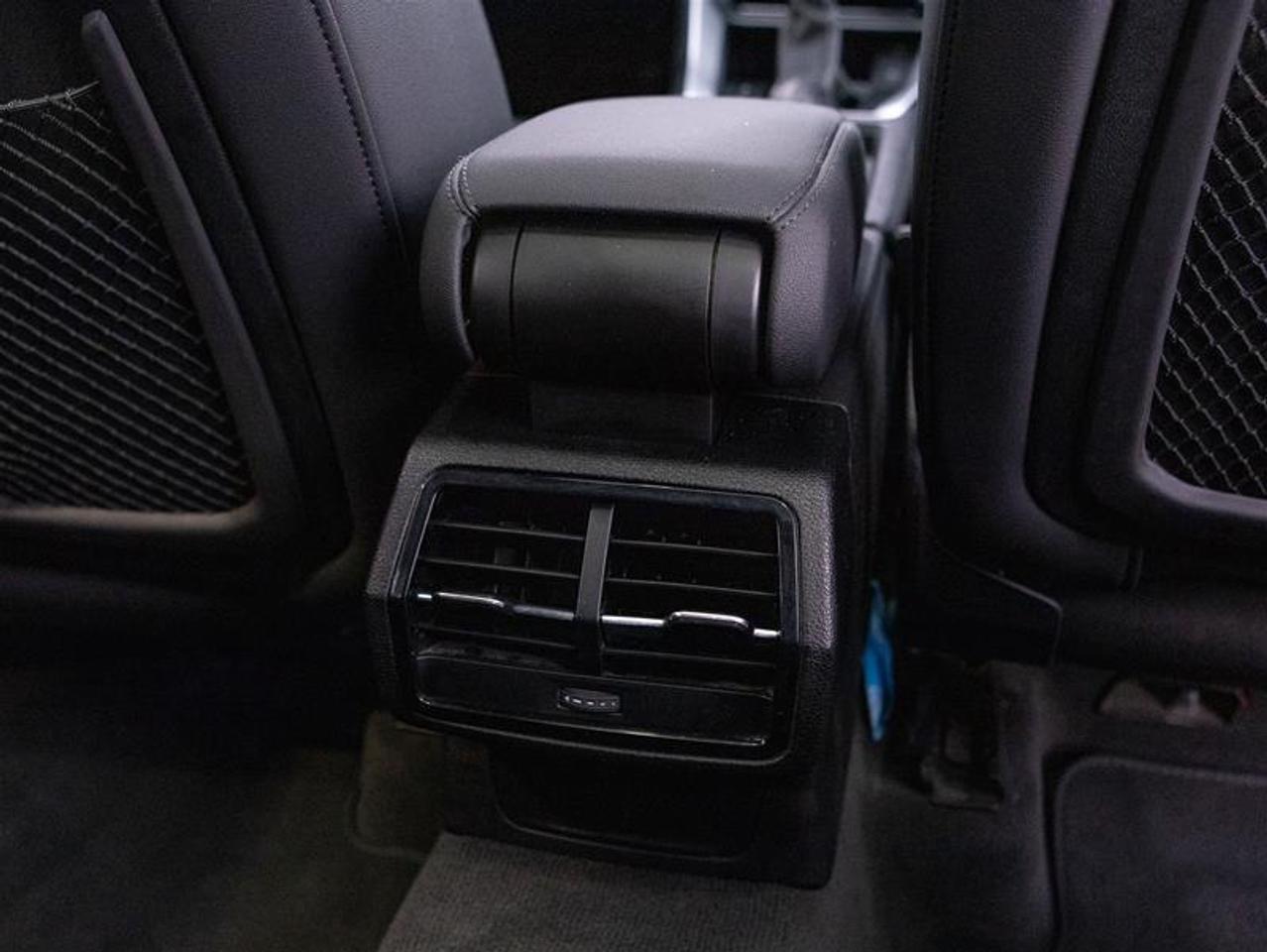 2022 Audi Q3 45 2.0T Komfort quattro 8sp Tiptronic Photo