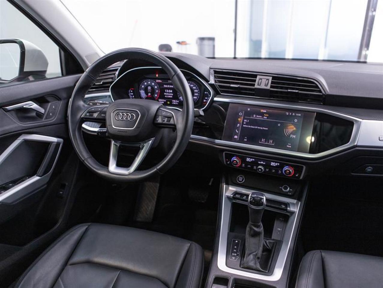 2022 Audi Q3 45 2.0T Komfort quattro 8sp Tiptronic Photo