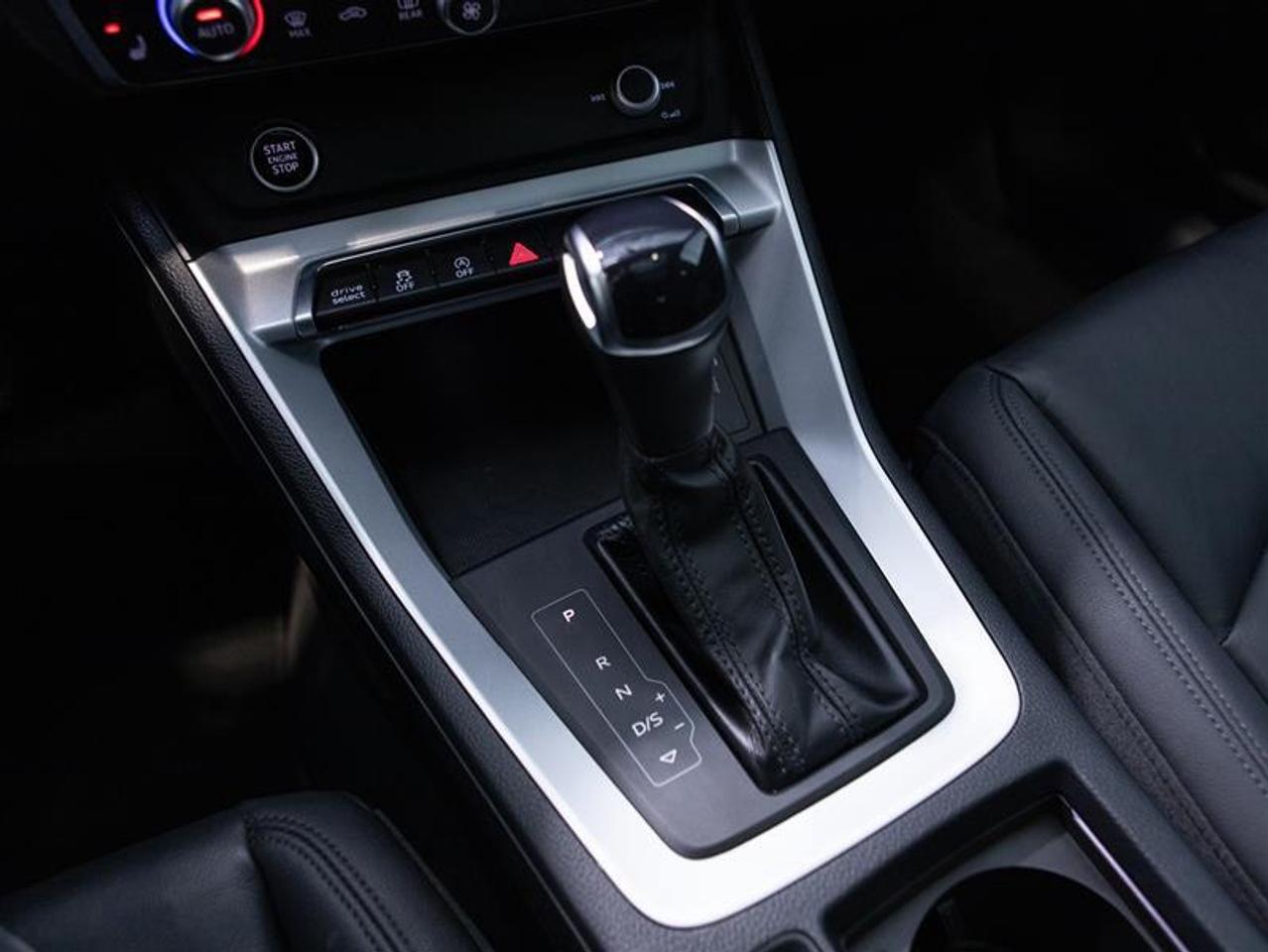 2022 Audi Q3 45 2.0T Komfort quattro 8sp Tiptronic Photo