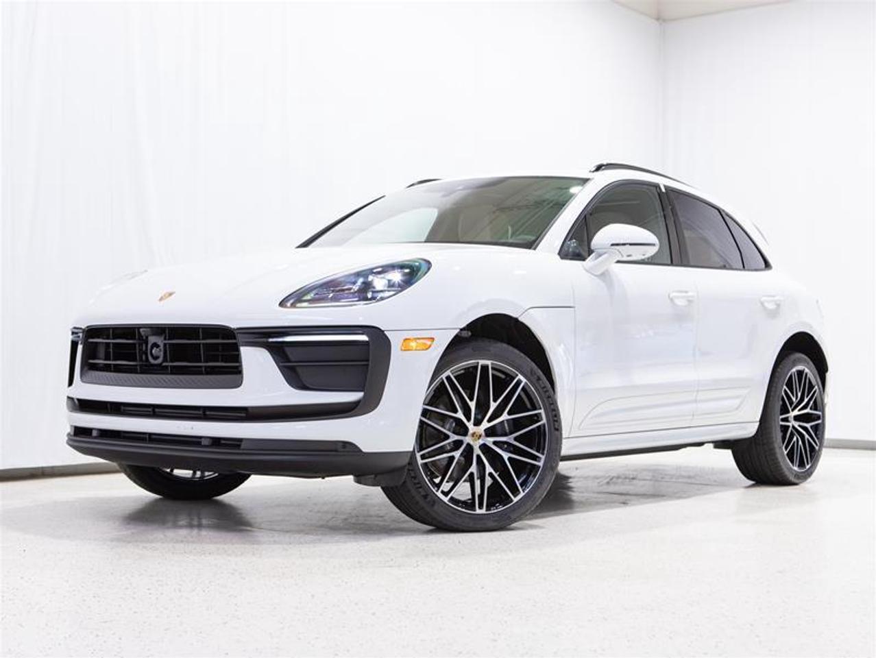 2026 Porsche Macan AWD Photo