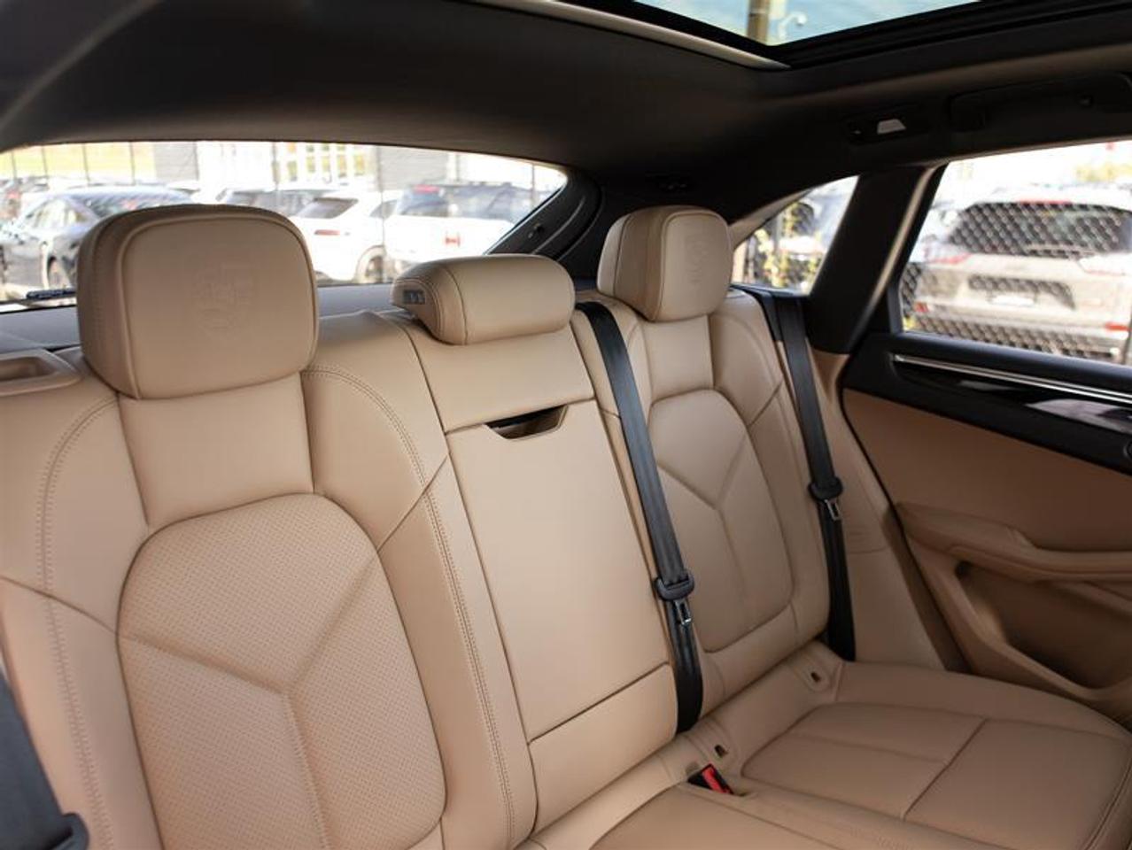 2026 Porsche Macan AWD Photo