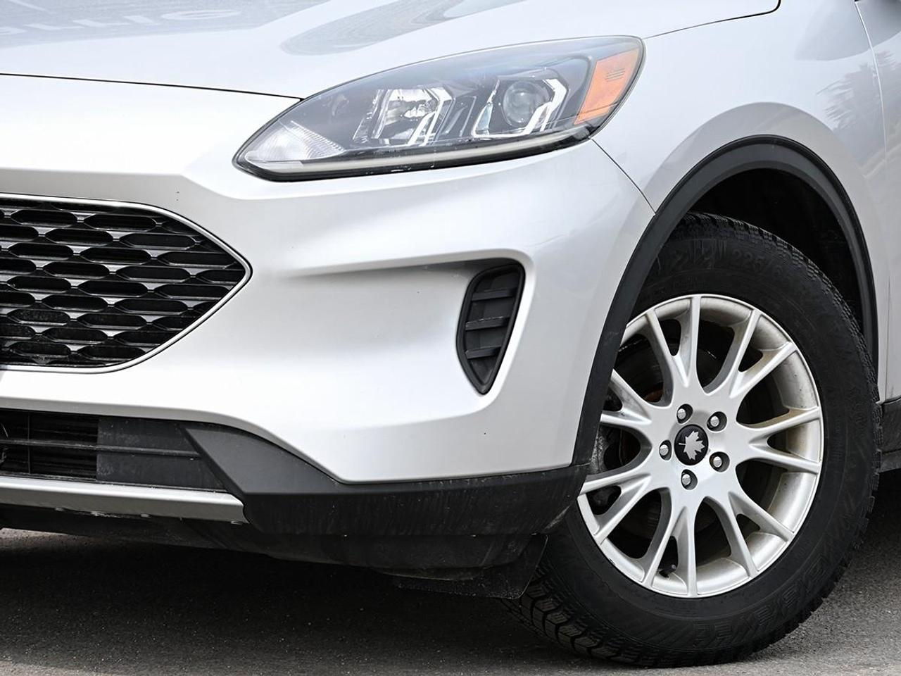 2020 Ford Escape SE 4dr Front-wheel Drive Photo