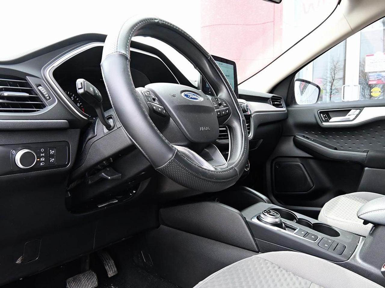 2020 Ford Escape SE 4dr Front-wheel Drive Photo