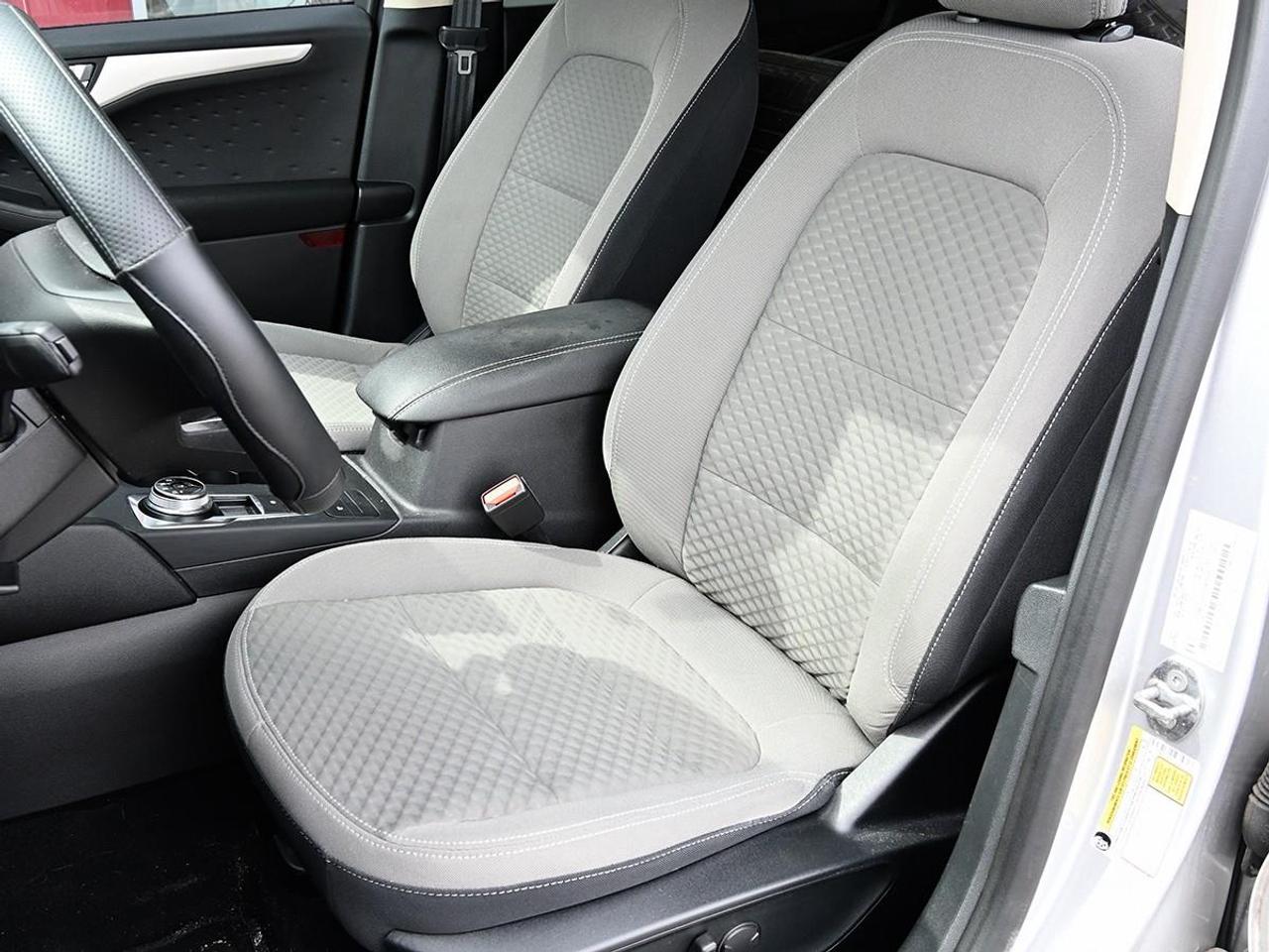 2020 Ford Escape SE 4dr Front-wheel Drive Photo