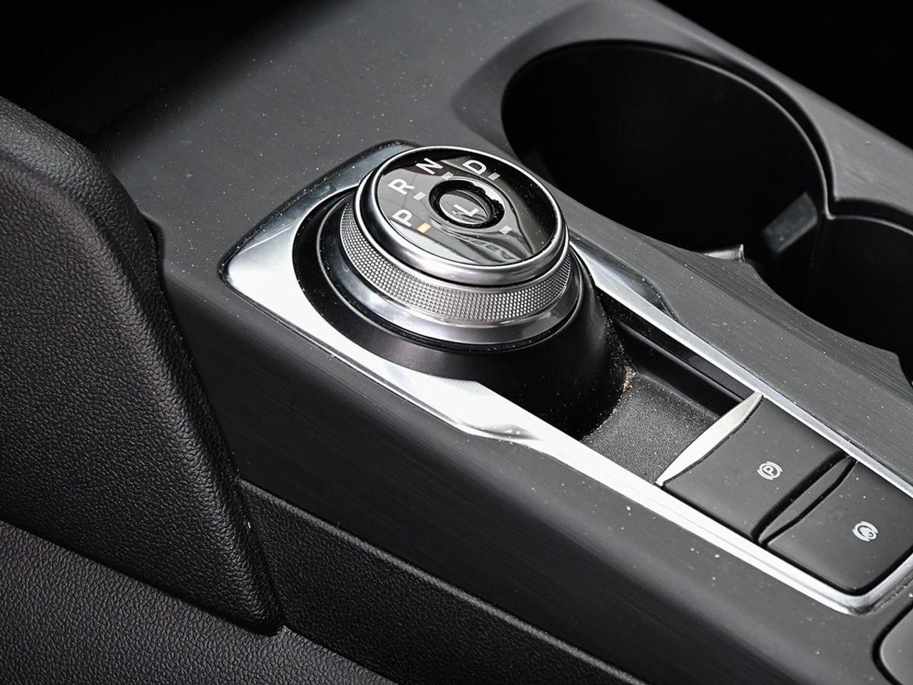 2020 Ford Escape SE 4dr Front-wheel Drive Photo