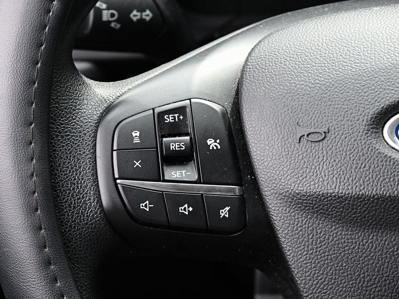 2020 Ford Escape SE 4dr Front-wheel Drive Photo