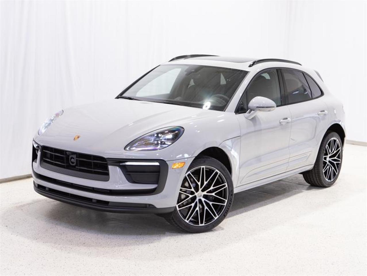 2026 Porsche Macan AWD Photo