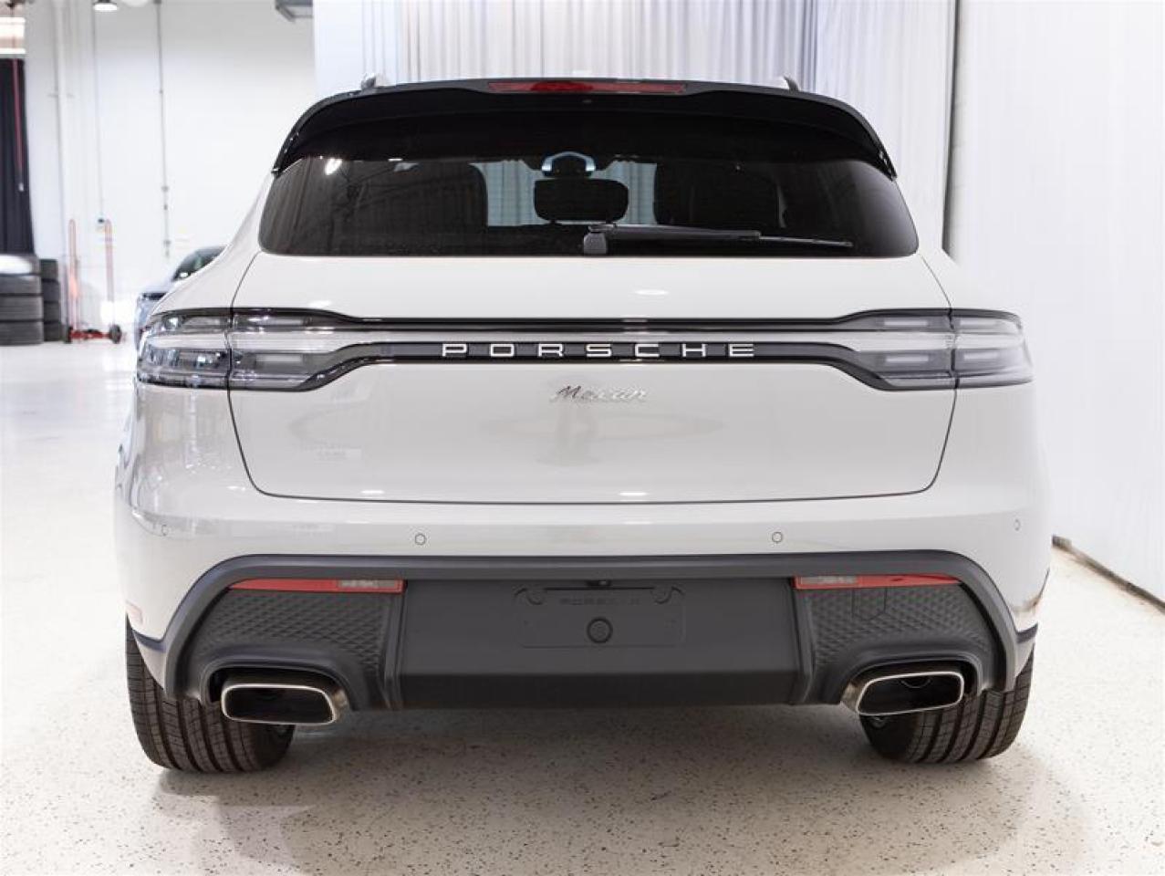 2026 Porsche Macan AWD Photo