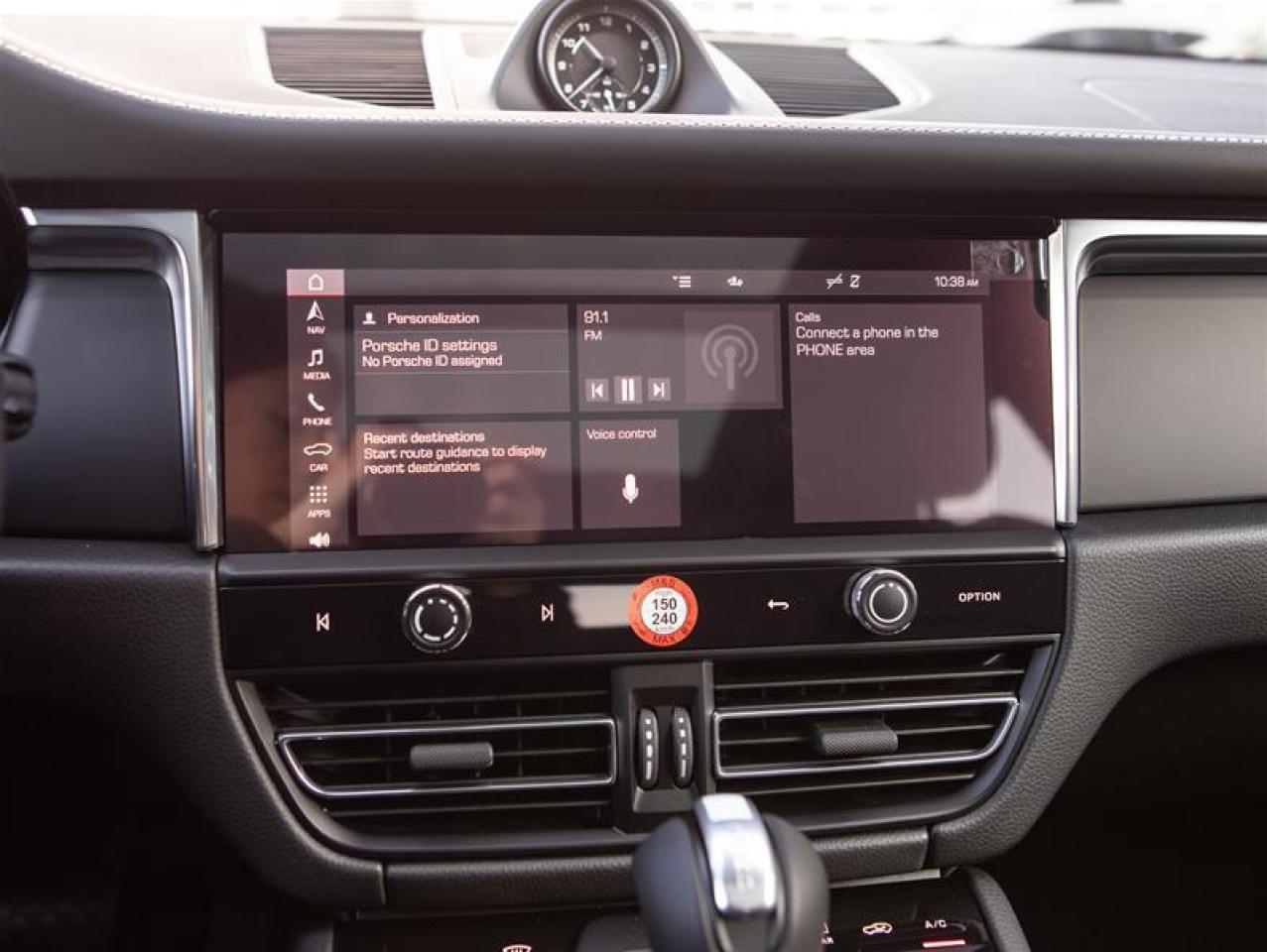 2026 Porsche Macan AWD Photo