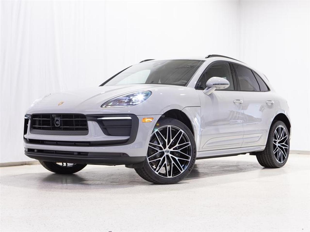 2026 Porsche Macan AWD Photo0