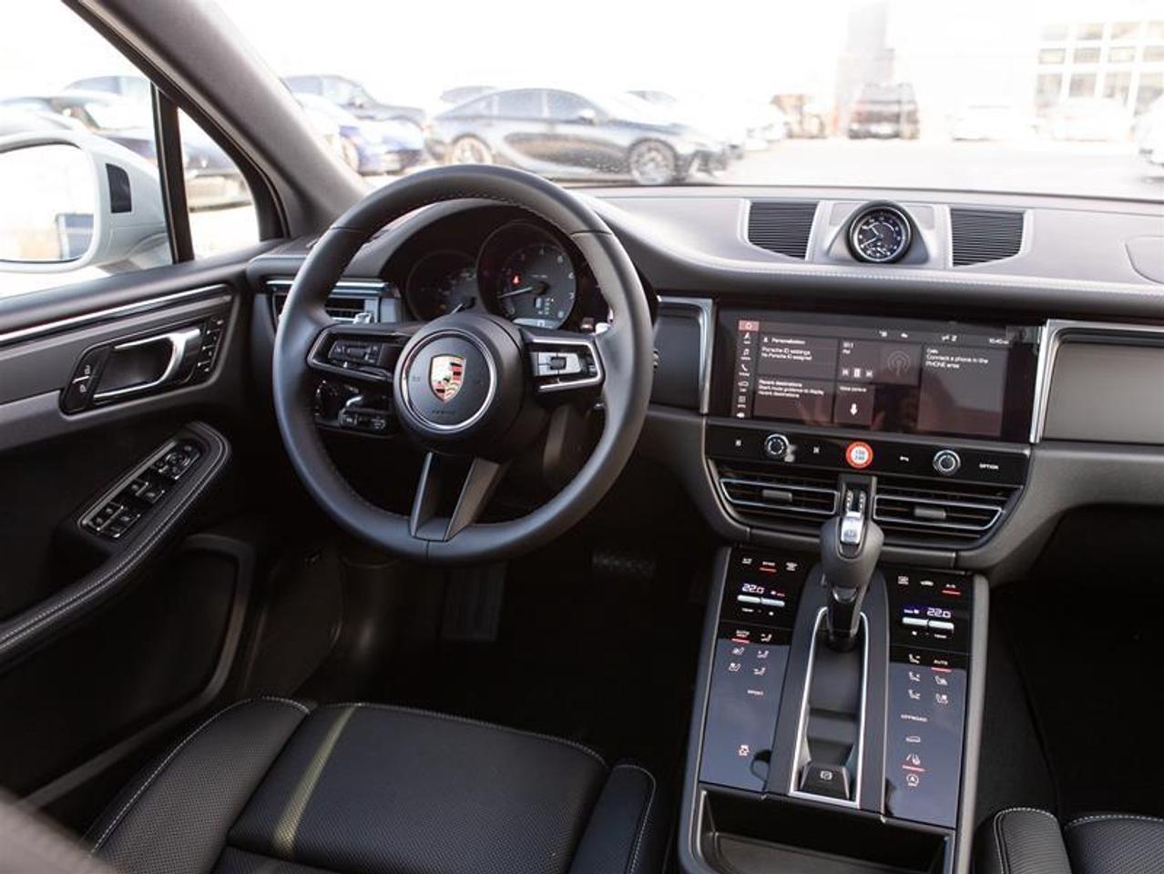 2026 Porsche Macan AWD Photo