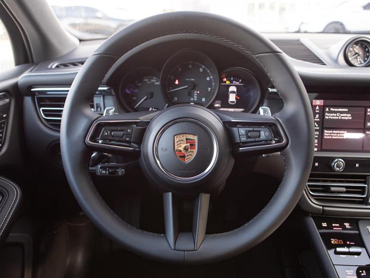 2026 Porsche Macan AWD Photo